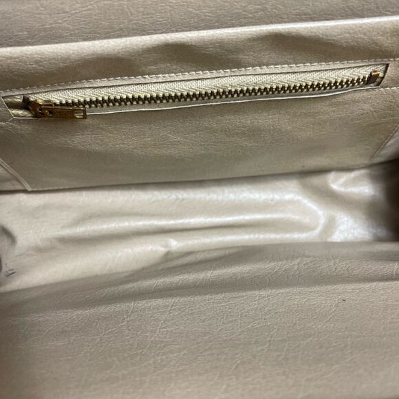 Vintage Brown Snake skin print handbag with antique gold tone hardwares. - Picture 13 of 15